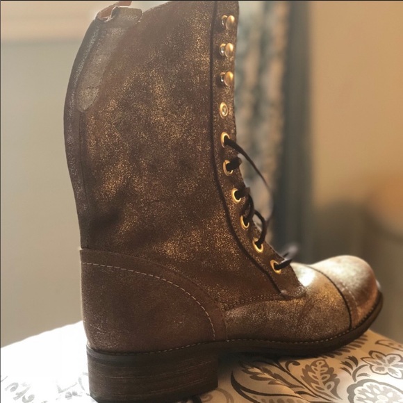 Boots - Picture 1 of 2